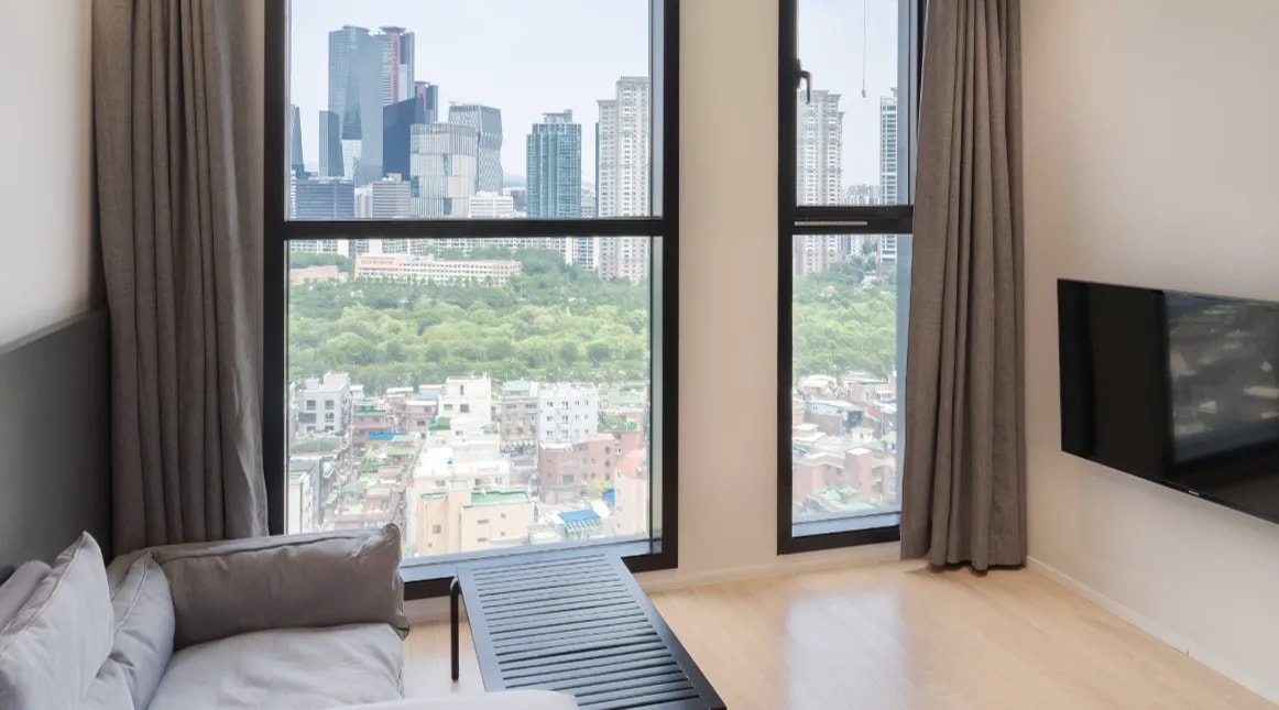 11 바닥의 방-07704---1400.webp-crop