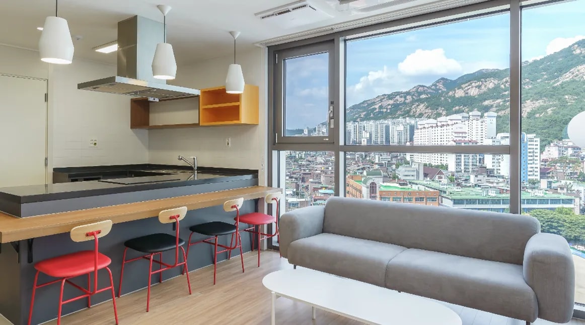 28 F룸_1 거실---1400.webp-crop